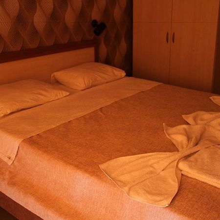 Saturn Hotel Kuşadası Buitenkant foto