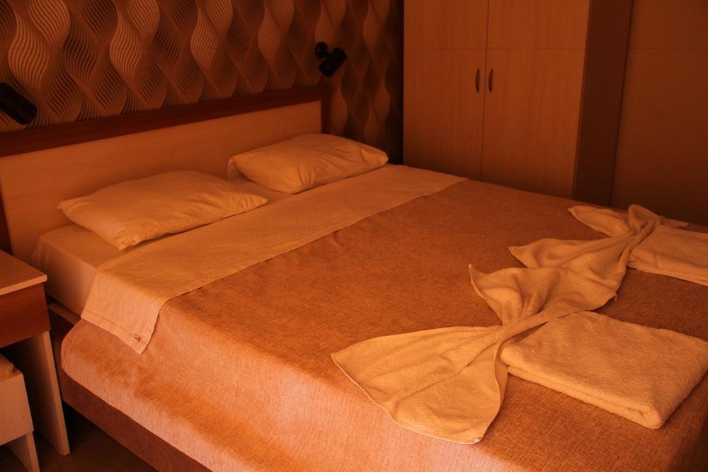 Saturn Hotel Kuşadası Buitenkant foto