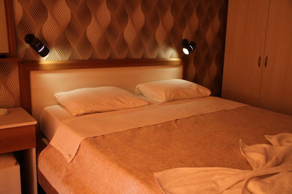 Saturn Hotel Kuşadası Buitenkant foto
