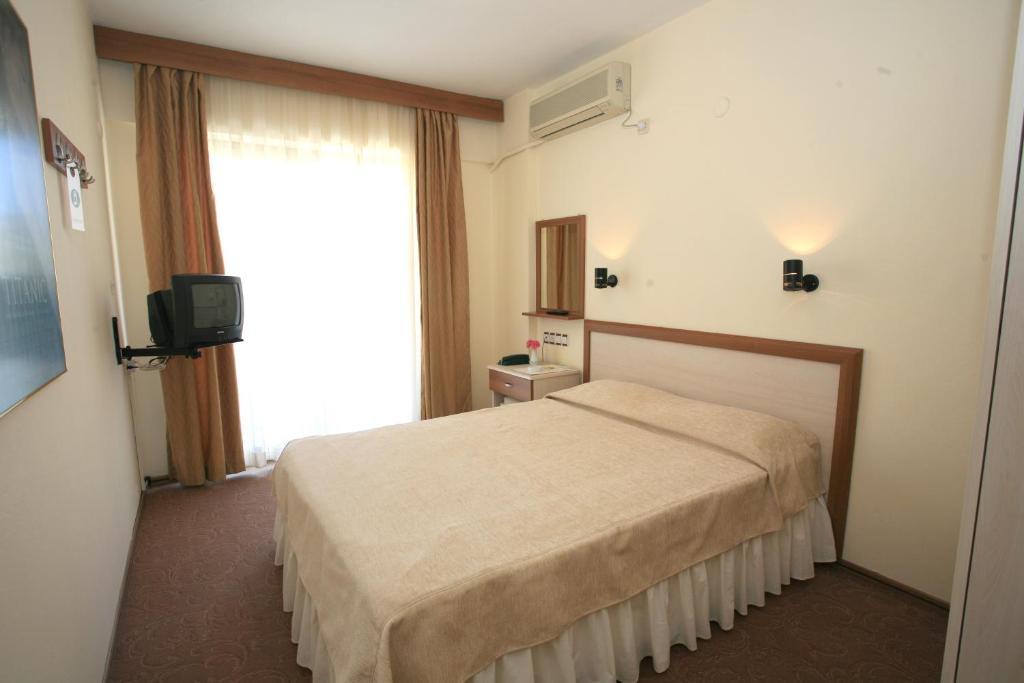 Saturn Hotel Kuşadası Kamer foto