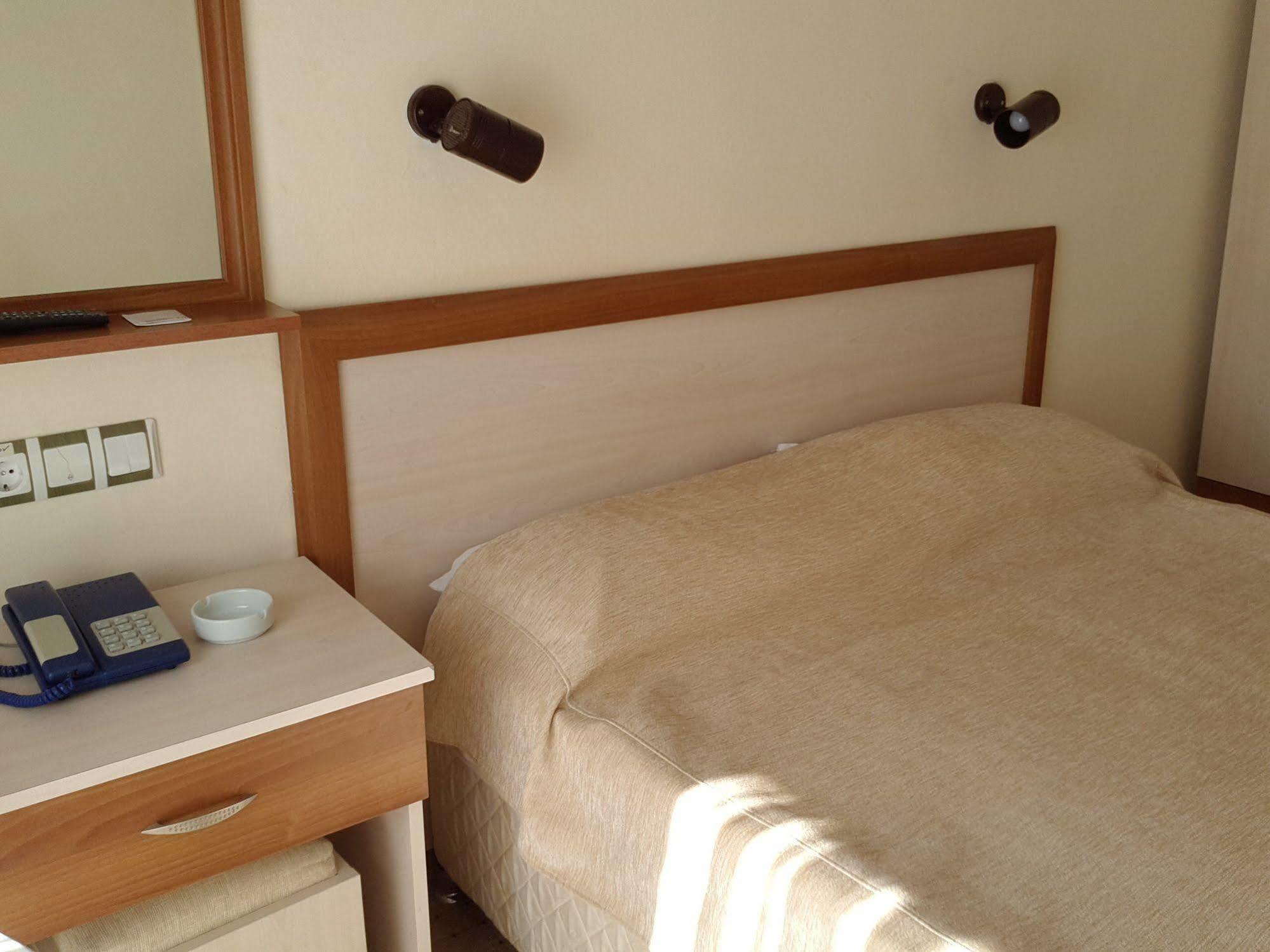 Saturn Hotel Kuşadası Buitenkant foto