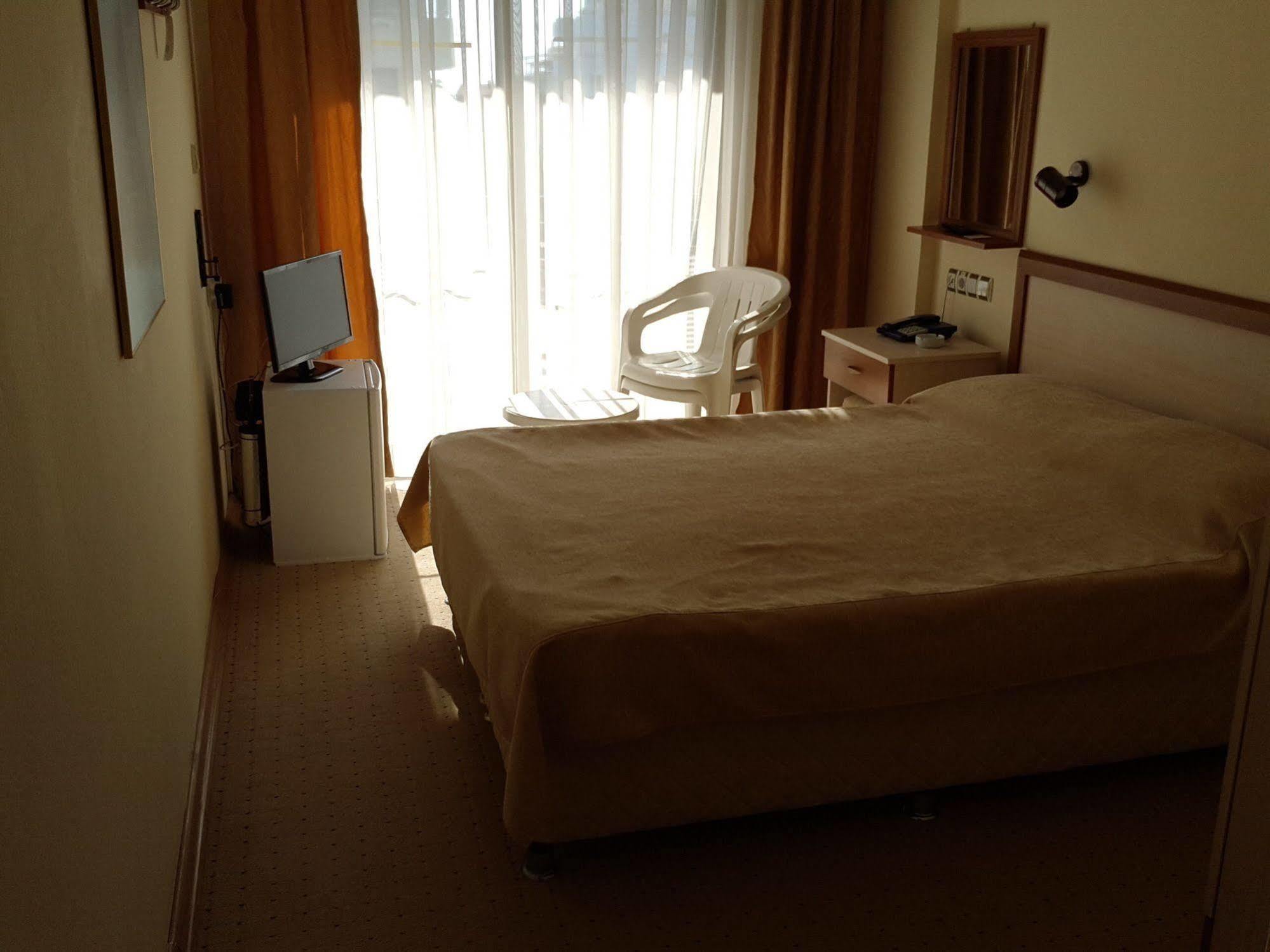 Saturn Hotel Kuşadası Buitenkant foto