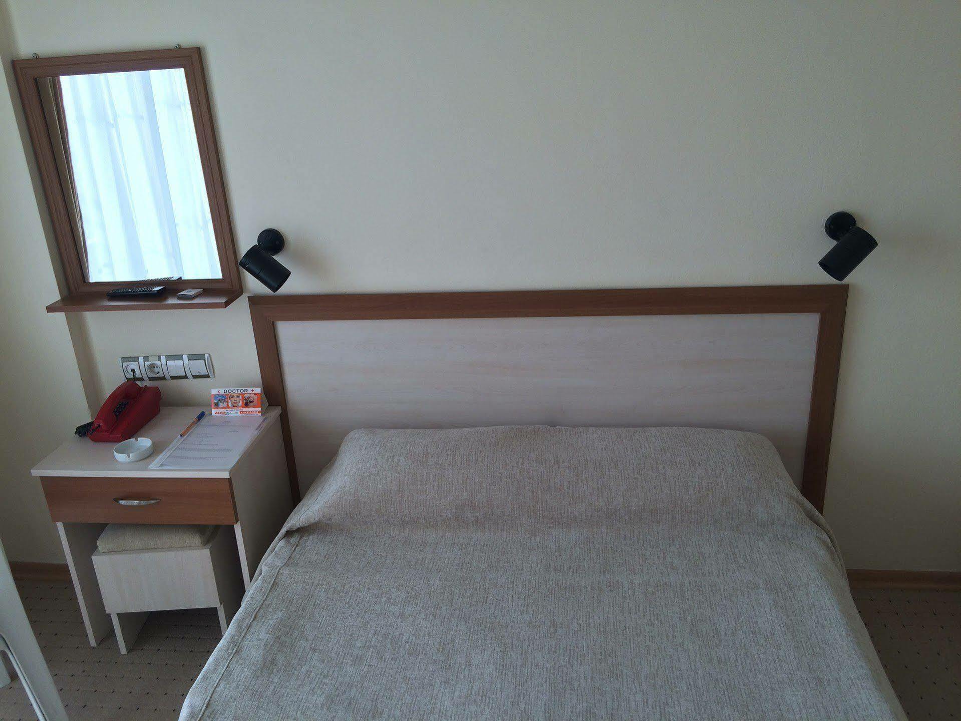 Saturn Hotel Kuşadası Buitenkant foto
