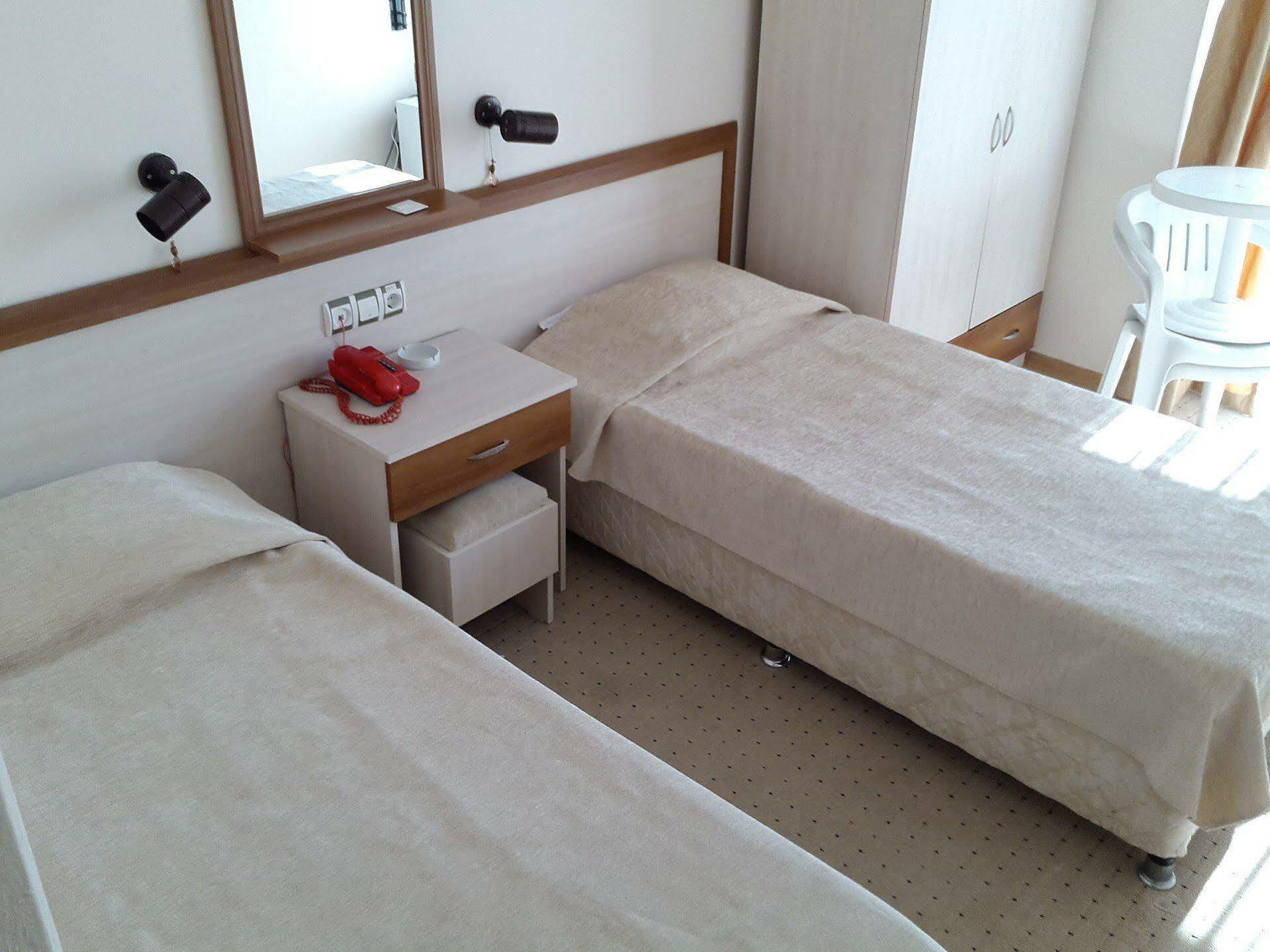 Saturn Hotel Kuşadası Buitenkant foto
