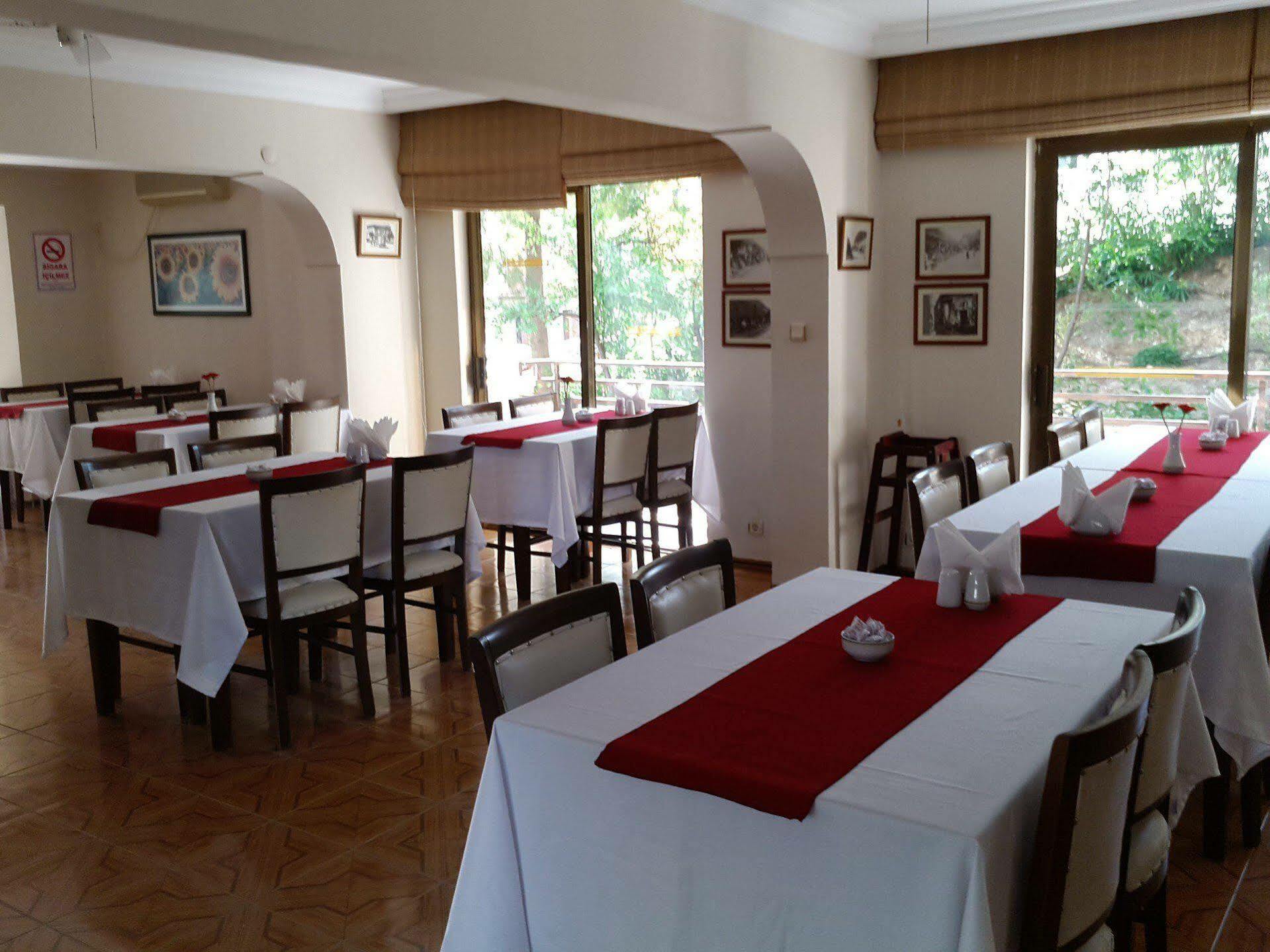 Saturn Hotel Kuşadası Buitenkant foto