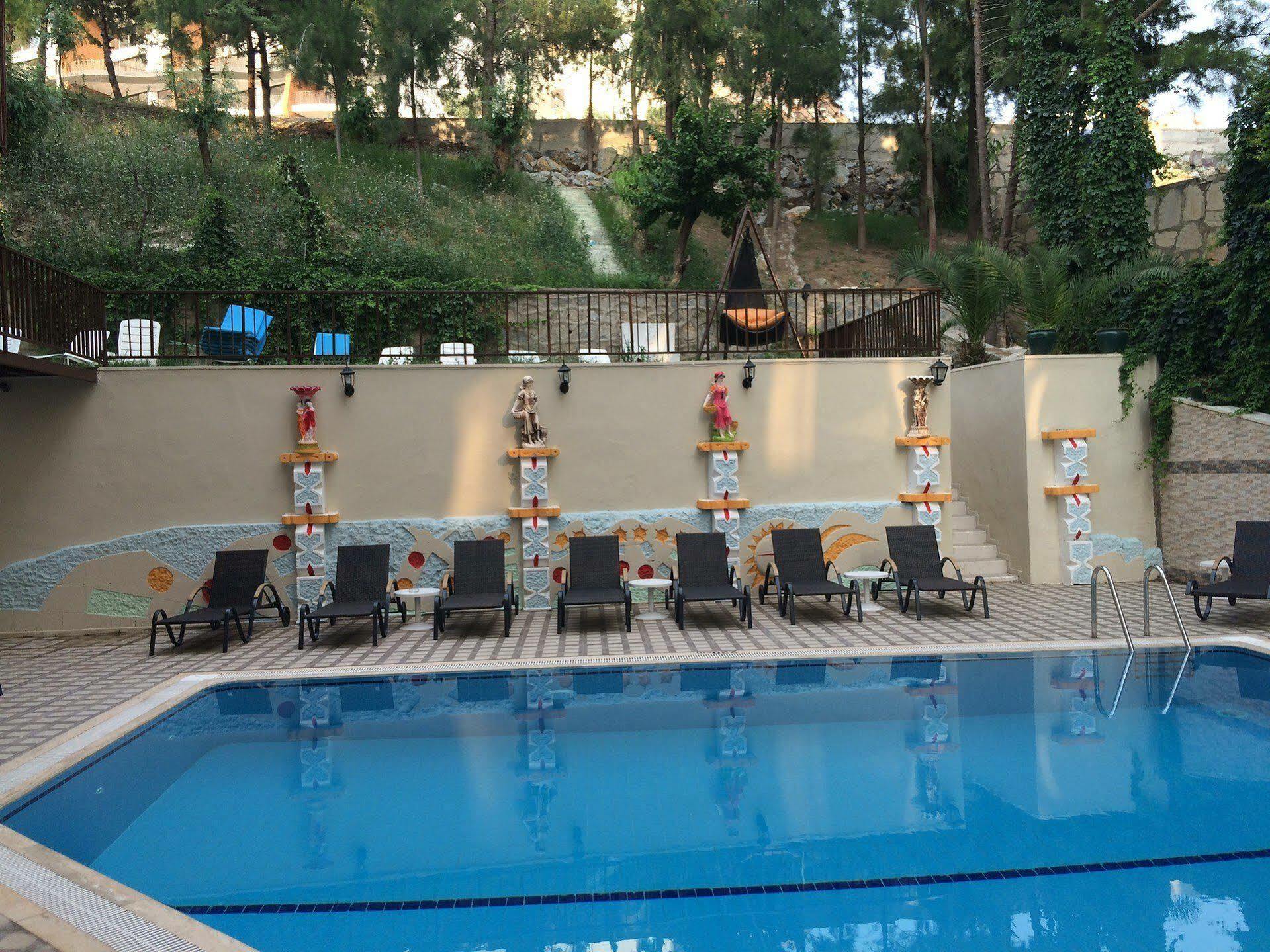 Saturn Hotel Kuşadası Buitenkant foto